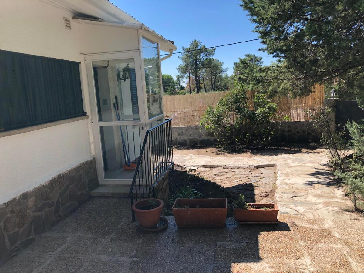 Casa Rural Los Olivos De Robledo De Chavela La Estacion Zewnętrze zdjęcie