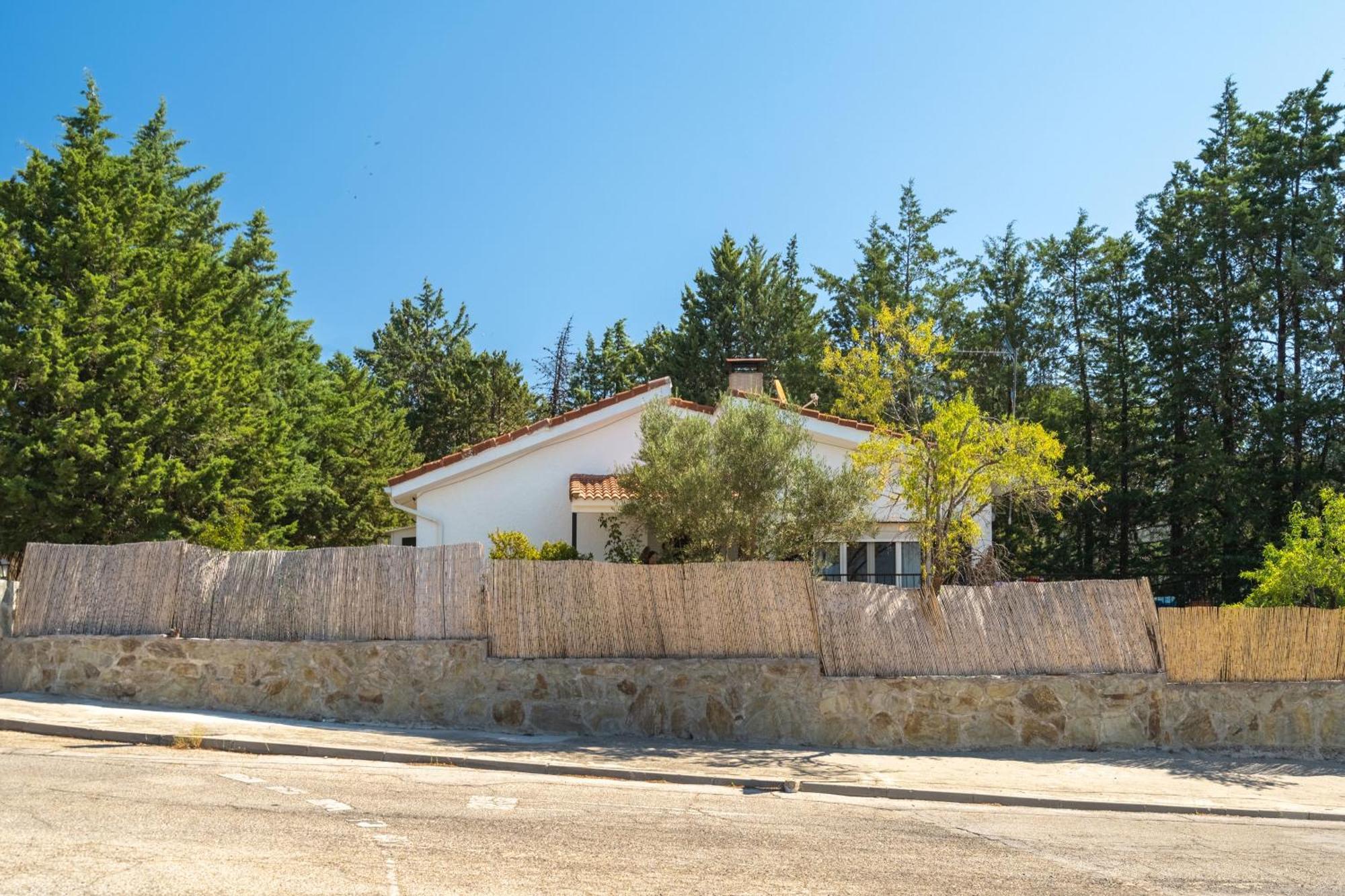 Casa Rural Los Olivos De Robledo De Chavela La Estacion Zewnętrze zdjęcie